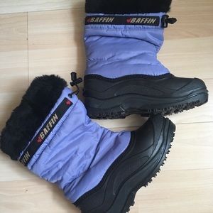 Girls Snow Boots Size 2 by Baffin Canada